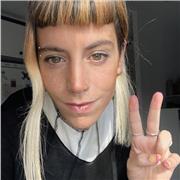 Profesora de CASTELLANO y CATALÁN. 
Soy educadora en una escuela y creo indispensable trabajar estos idiomas con los adultos
